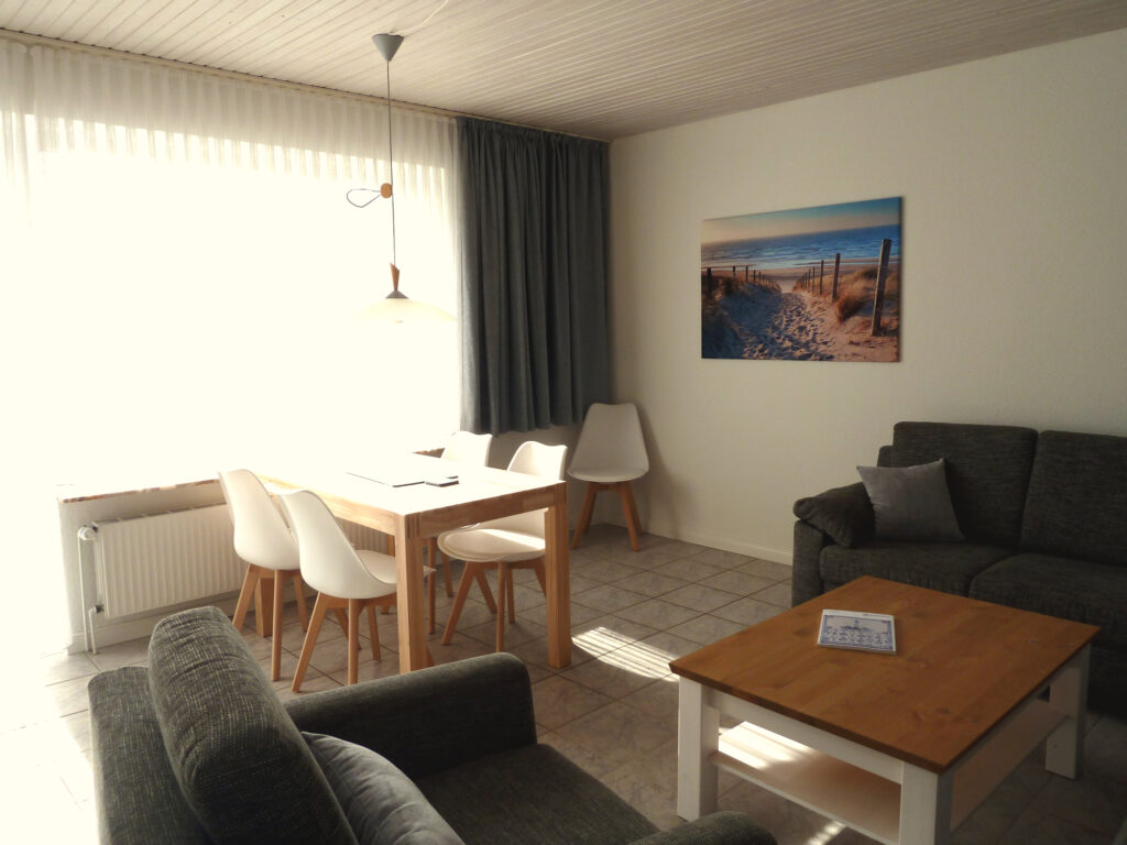 Wohnzimmer mit Ausgang zur Terrasse